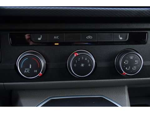 Volkswagen Transporter 2.0 TDI L2H1 32 DC Bulli 4Motion Virtual, Adaptieve Cruise, Carplay, LED, Stoelverwarming, 204pk, Trekhaak, Automaat, NAVI, Voorruit verwarming, Uniek! 4x4, 4matic