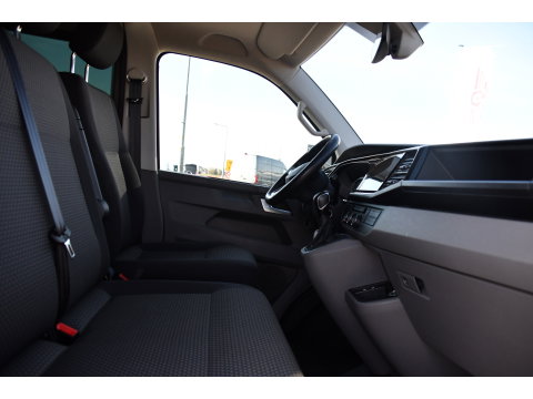 Volkswagen Transporter 2.0 TDI L2H1 32 DC Bulli 4Motion Virtual, Adaptieve Cruise, Carplay, LED, Stoelverwarming, 204pk, Trekhaak, Automaat, NAVI, Voorruit verwarming, Uniek! 4x4, 4matic