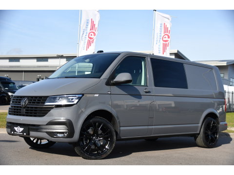 Volkswagen Transporter 2.0 TDI L2H1 32 DC Bulli 4Motion Virtual, Adaptieve Cruise, Carplay, LED, Stoelverwarming, 204pk, Trekhaak, Automaat, NAVI, Voorruit verwarming, Uniek! 4x4, 4matic