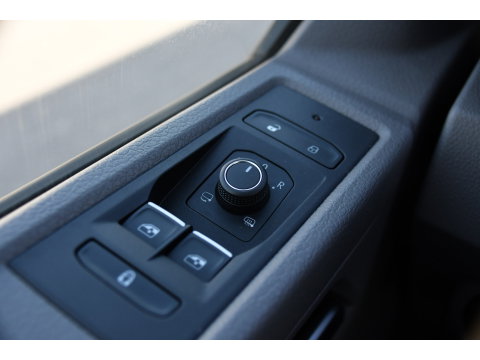 Volkswagen Transporter 2.0 TDI L2H1 32 DC Bulli 4Motion Virtual, Adaptieve Cruise, Carplay, LED, Stoelverwarming, 204pk, Trekhaak, Automaat, NAVI, Voorruit verwarming, Uniek! 4x4, 4matic