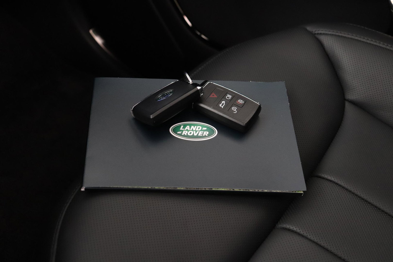 Land Rover Range Rover Sport P460e Dynamic HSE | 23 Inch | Meridian 3D Surround | ClearSight | Koelbox | Trekhaak | Massage+Ventilatie