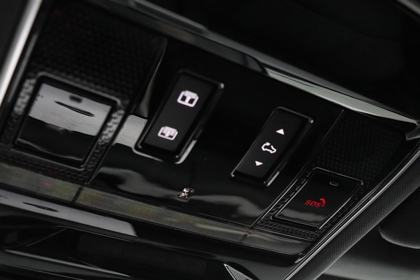 Land Rover Range Rover Sport P460e Dynamic HSE | 23 Inch | Meridian 3D Surround | ClearSight | Koelbox | Trekhaak | Massage+Ventilatie