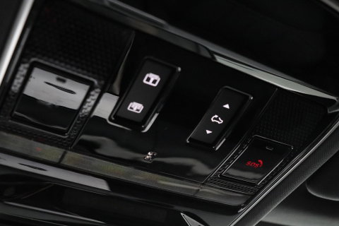 Land Rover Range Rover Sport P460e Dynamic HSE | 23 Inch | Meridian 3D Surround | ClearSight | Koelbox | Trekhaak | Massage+Ventilatie