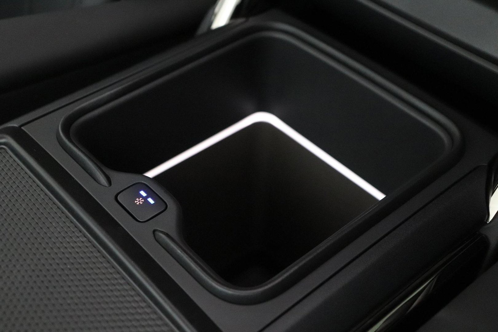 Land Rover Range Rover Sport P460e Dynamic HSE | 23 Inch | Meridian 3D Surround | ClearSight | Koelbox | Trekhaak | Massage+Ventilatie