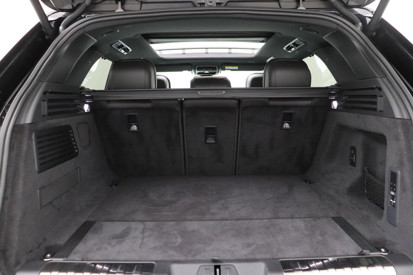 Land Rover Range Rover Sport P460e Dynamic HSE | 23 Inch | Meridian 3D Surround | ClearSight | Koelbox | Trekhaak | Massage+Ventilatie