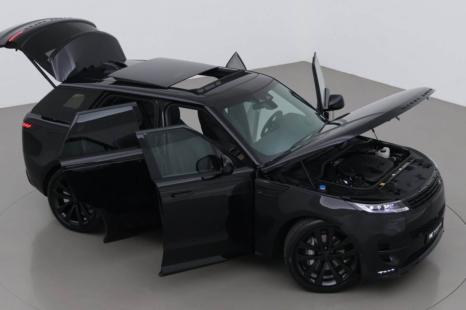 Land Rover Range Rover Sport P460e Dynamic HSE | 23 Inch | Meridian 3D Surround | ClearSight | Koelbox | Trekhaak | Massage+Ventilatie