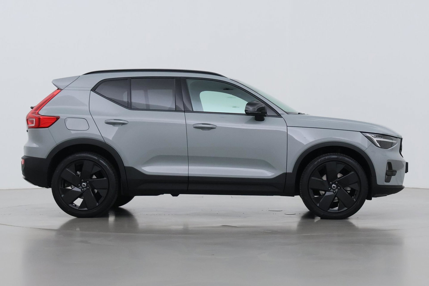 Volvo XC40 2.0 B3 Plus Black Edition | Harman/Kardon | Pilot Assist | Camera | BLIS | Memory | Stoel+Stuurverwarming | Keyless | ACC | 20 Inch