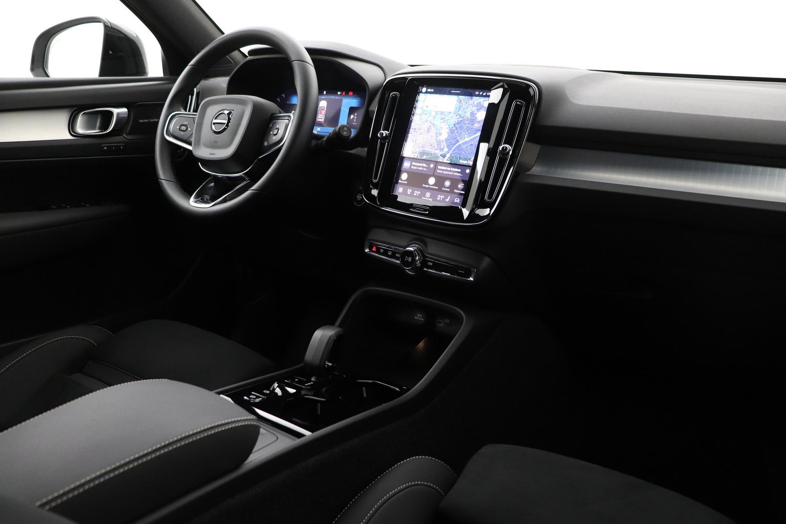 Volvo XC40 2.0 B3 Plus Black Edition | Harman/Kardon | Pilot Assist | Camera | BLIS | Memory | Stoel+Stuurverwarming | Keyless | ACC | 20 Inch