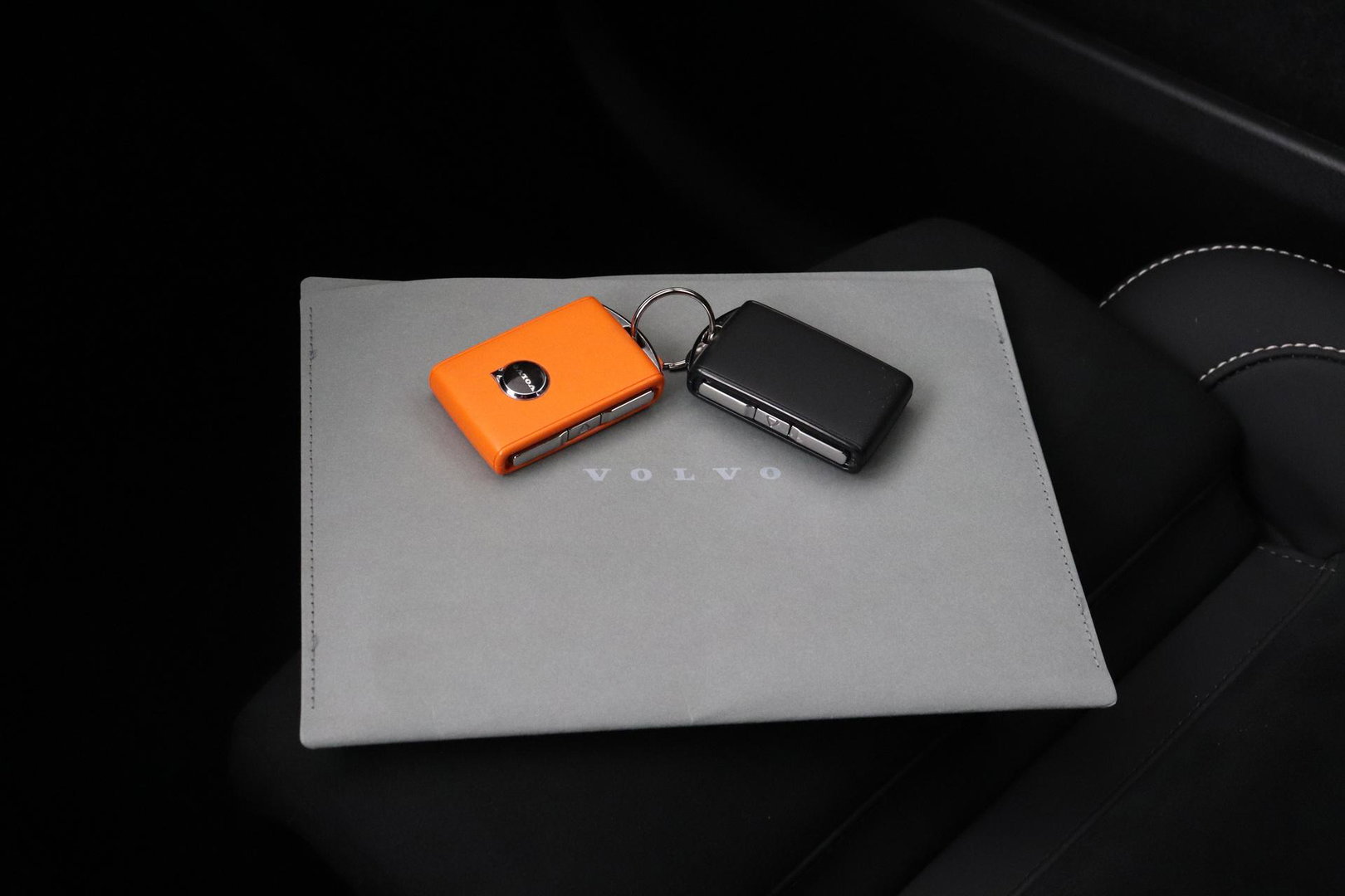 Volvo XC40 2.0 B3 Plus Black Edition | Harman/Kardon | Pilot Assist | Camera | BLIS | Memory | Stoel+Stuurverwarming | Keyless | ACC | 20 Inch