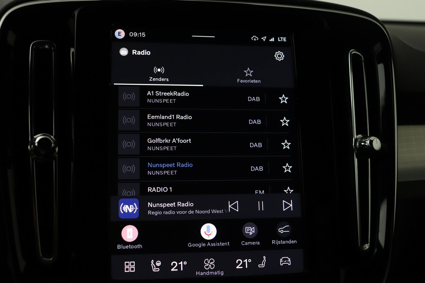 Volvo XC40 2.0 B3 Plus Black Edition | Harman/Kardon | Pilot Assist | Camera | BLIS | Memory | Stoel+Stuurverwarming | Keyless | ACC | 20 Inch