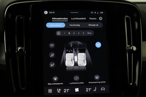 Volvo XC40 2.0 B3 Plus Black Edition | Harman/Kardon | Pilot Assist | Camera | BLIS | Memory | Stoel+Stuurverwarming | Keyless | ACC | 20 Inch