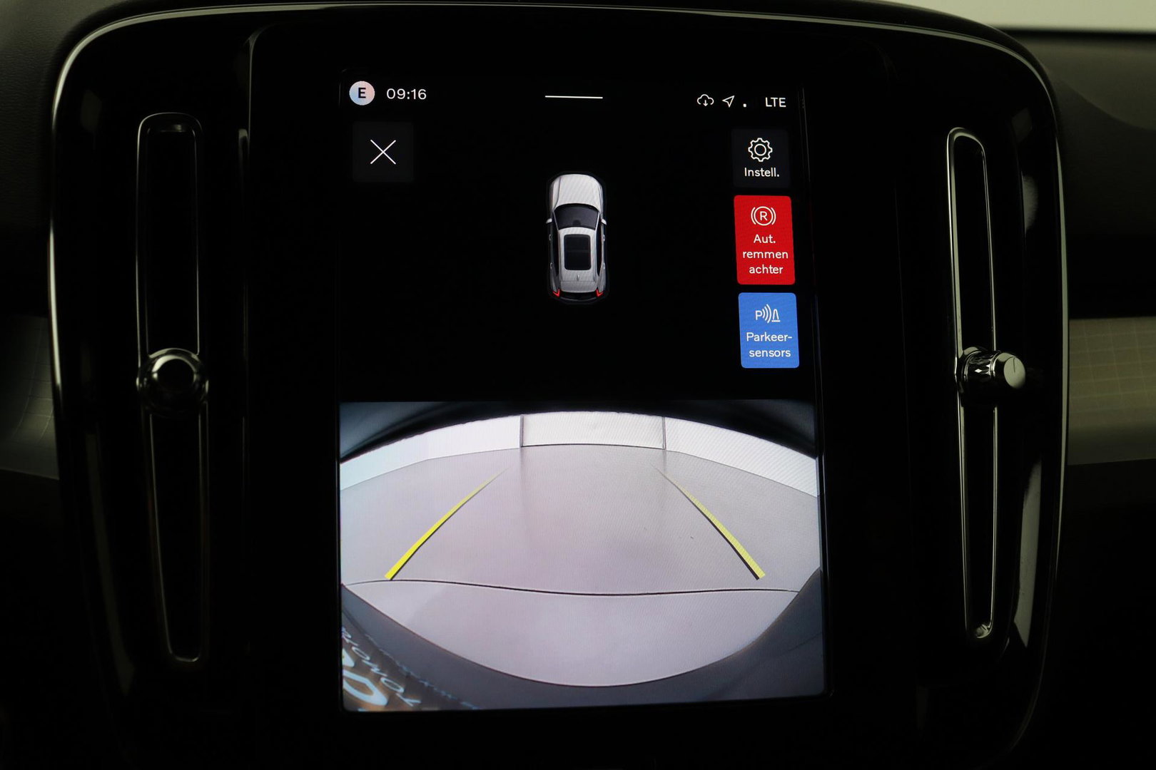 Volvo XC40 2.0 B3 Plus Black Edition | Harman/Kardon | Pilot Assist | Camera | BLIS | Memory | Stoel+Stuurverwarming | Keyless | ACC | 20 Inch
