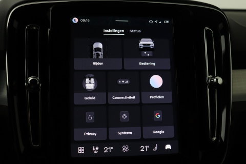 Volvo XC40 2.0 B3 Plus Black Edition | Harman/Kardon | Pilot Assist | Camera | BLIS | Memory | Stoel+Stuurverwarming | Keyless | ACC | 20 Inch