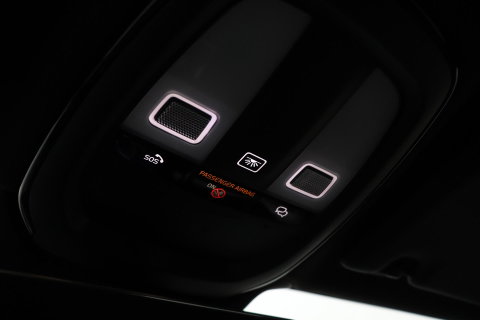 Volvo XC40 2.0 B3 Plus Black Edition | Harman/Kardon | Pilot Assist | Camera | BLIS | Memory | Stoel+Stuurverwarming | Keyless | ACC | 20 Inch