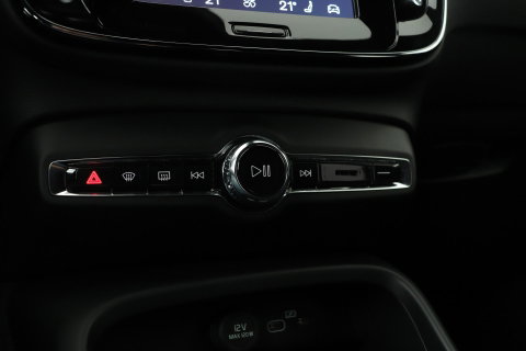 Volvo XC40 2.0 B3 Plus Black Edition | Harman/Kardon | Pilot Assist | Camera | BLIS | Memory | Stoel+Stuurverwarming | Keyless | ACC | 20 Inch