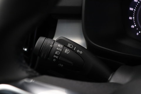 Volvo XC40 2.0 B3 Plus Black Edition | Harman/Kardon | Pilot Assist | Camera | BLIS | Memory | Stoel+Stuurverwarming | Keyless | ACC | 20 Inch