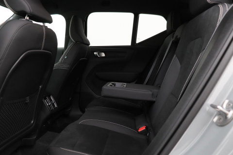 Volvo XC40 2.0 B3 Plus Black Edition | Harman/Kardon | Pilot Assist | Camera | BLIS | Memory | Stoel+Stuurverwarming | Keyless | ACC | 20 Inch