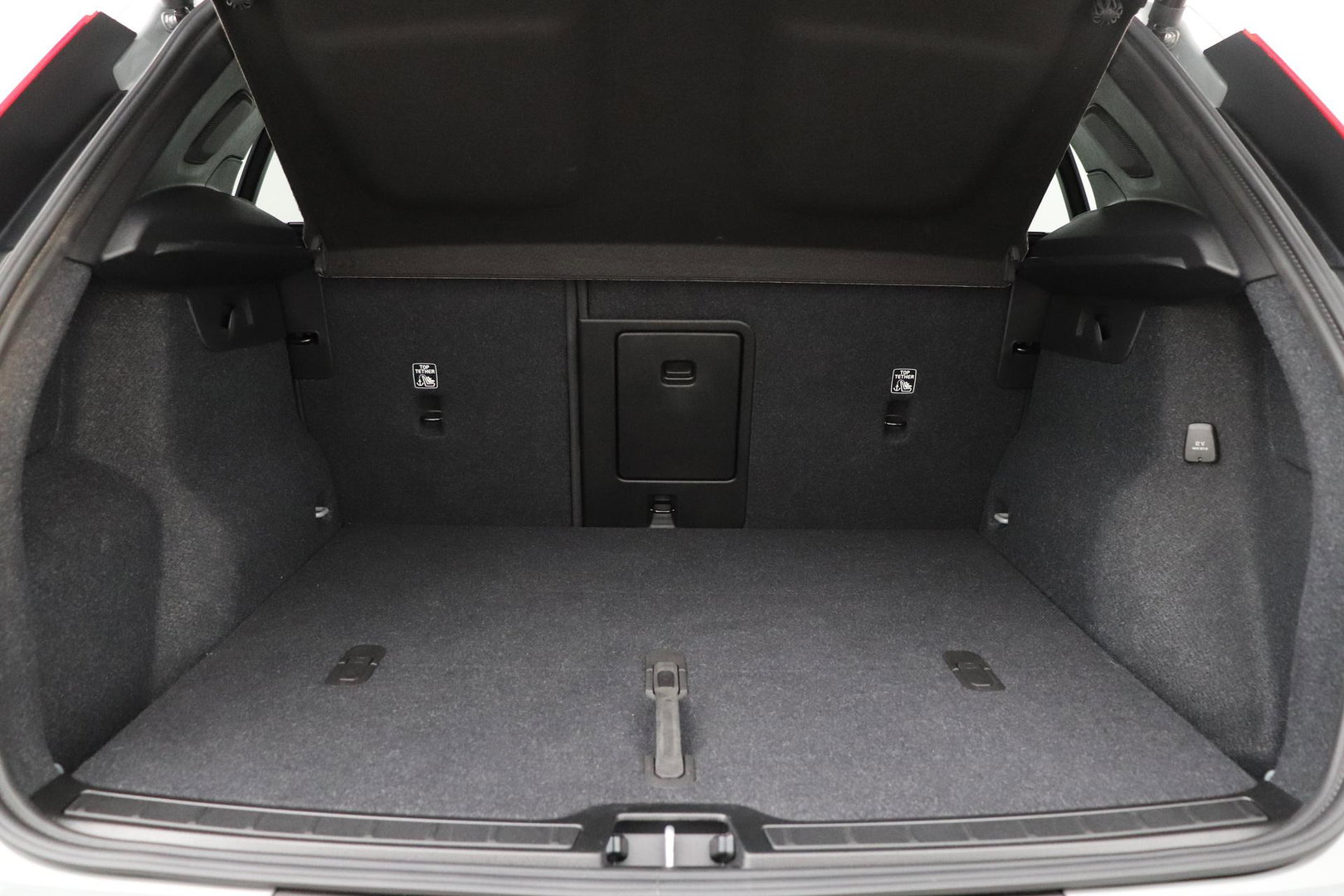 Volvo XC40 2.0 B3 Plus Black Edition | Harman/Kardon | Pilot Assist | Camera | BLIS | Memory | Stoel+Stuurverwarming | Keyless | ACC | 20 Inch