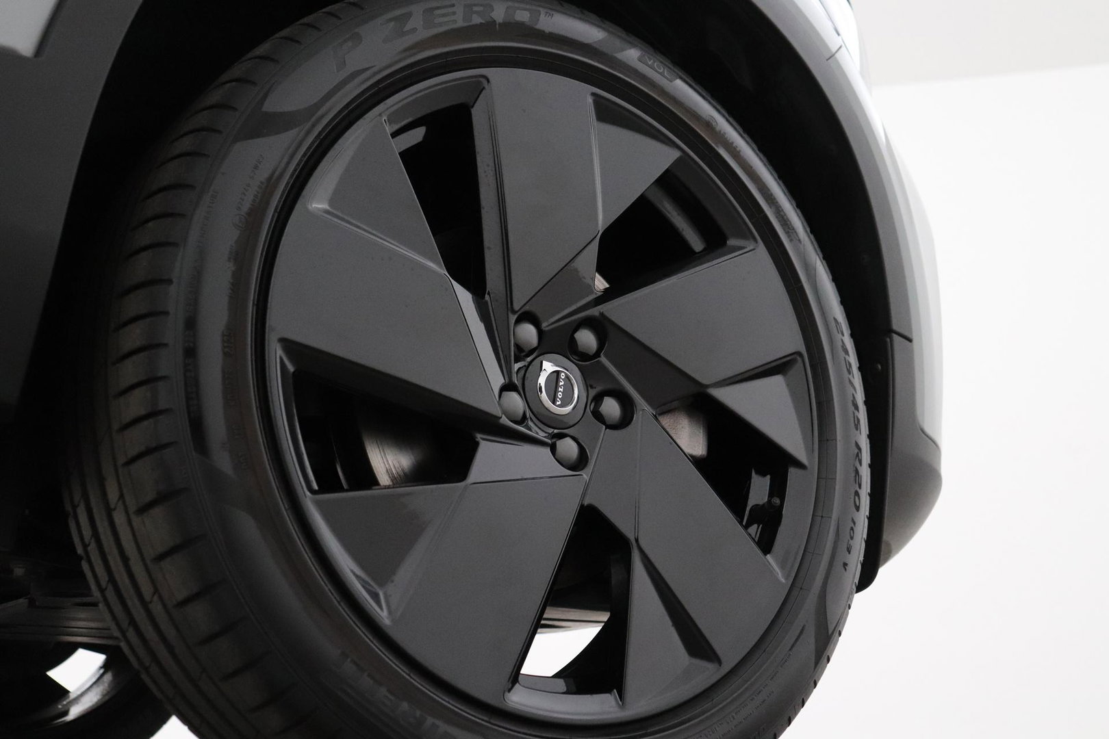 Volvo XC40 2.0 B3 Plus Black Edition | Harman/Kardon | Pilot Assist | Camera | BLIS | Memory | Stoel+Stuurverwarming | Keyless | ACC | 20 Inch