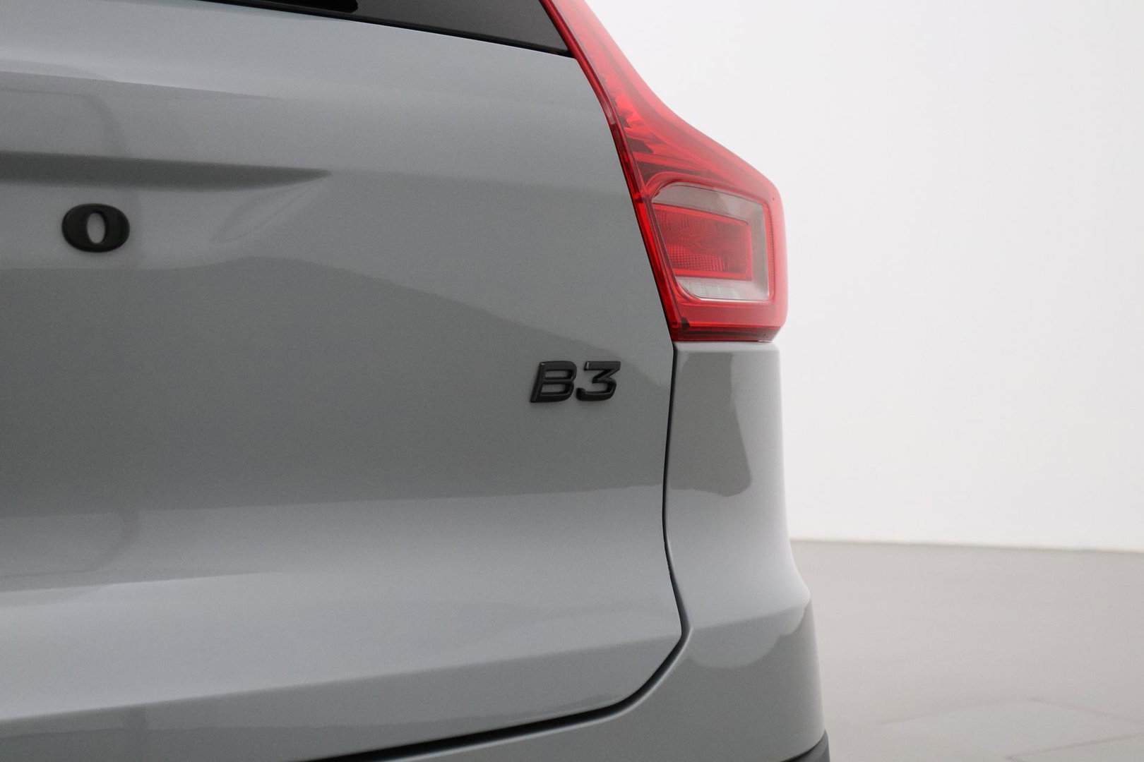 Volvo XC40 2.0 B3 Plus Black Edition | Harman/Kardon | Pilot Assist | Camera | BLIS | Memory | Stoel+Stuurverwarming | Keyless | ACC | 20 Inch