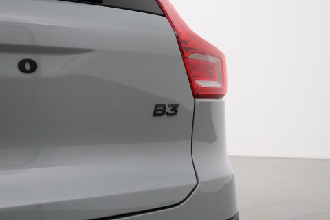 Volvo XC40 2.0 B3 Plus Black Edition | Harman/Kardon | Pilot Assist | Camera | BLIS | Memory | Stoel+Stuurverwarming | Keyless | ACC | 20 Inch