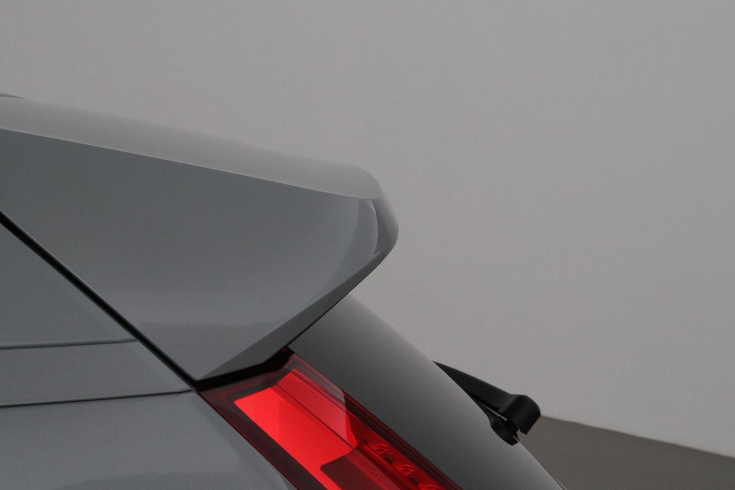 Volvo XC40 2.0 B3 Plus Black Edition | Harman/Kardon | Pilot Assist | Camera | BLIS | Memory | Stoel+Stuurverwarming | Keyless | ACC | 20 Inch