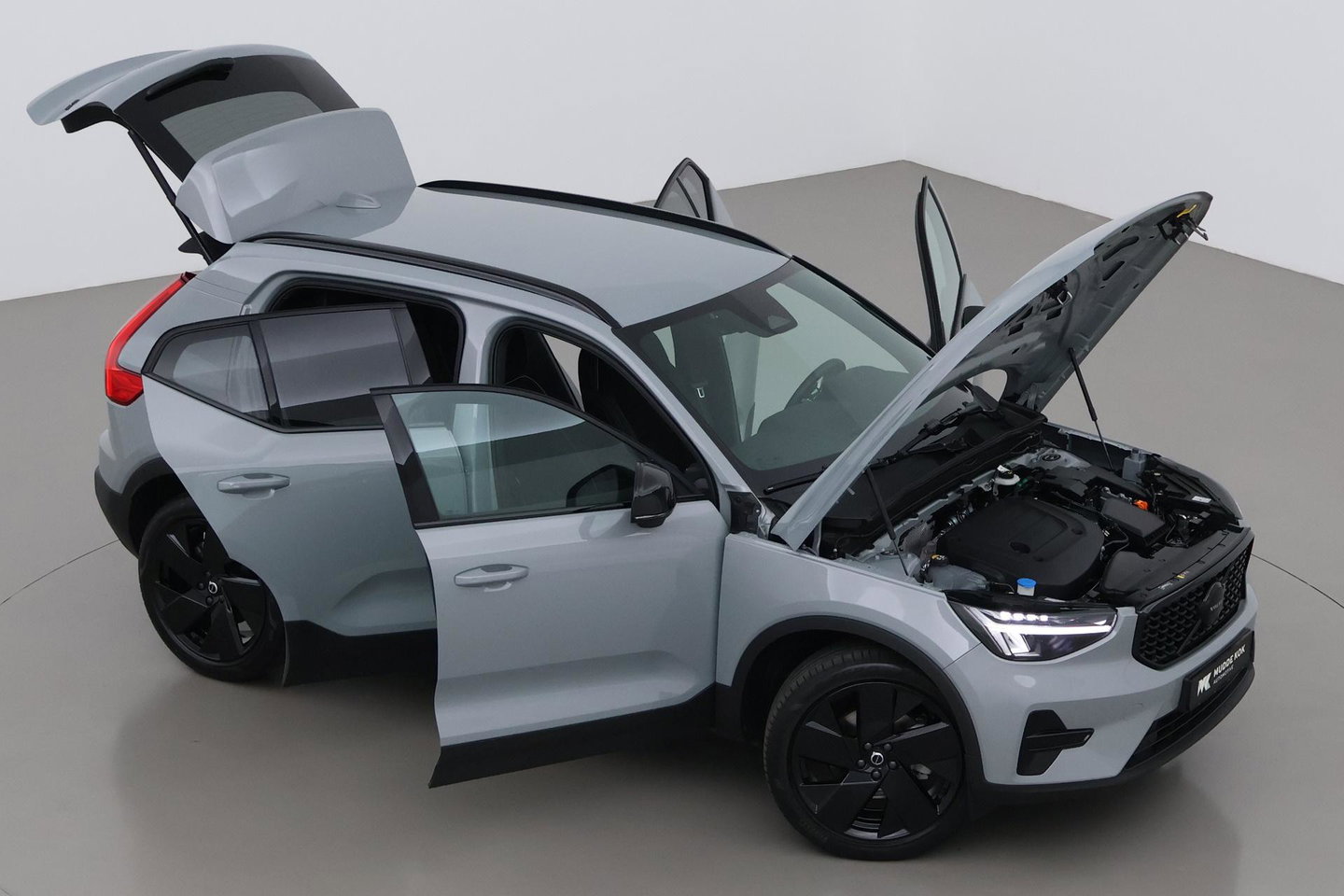 Volvo XC40 2.0 B3 Plus Black Edition | Harman/Kardon | Pilot Assist | Camera | BLIS | Memory | Stoel+Stuurverwarming | Keyless | ACC | 20 Inch