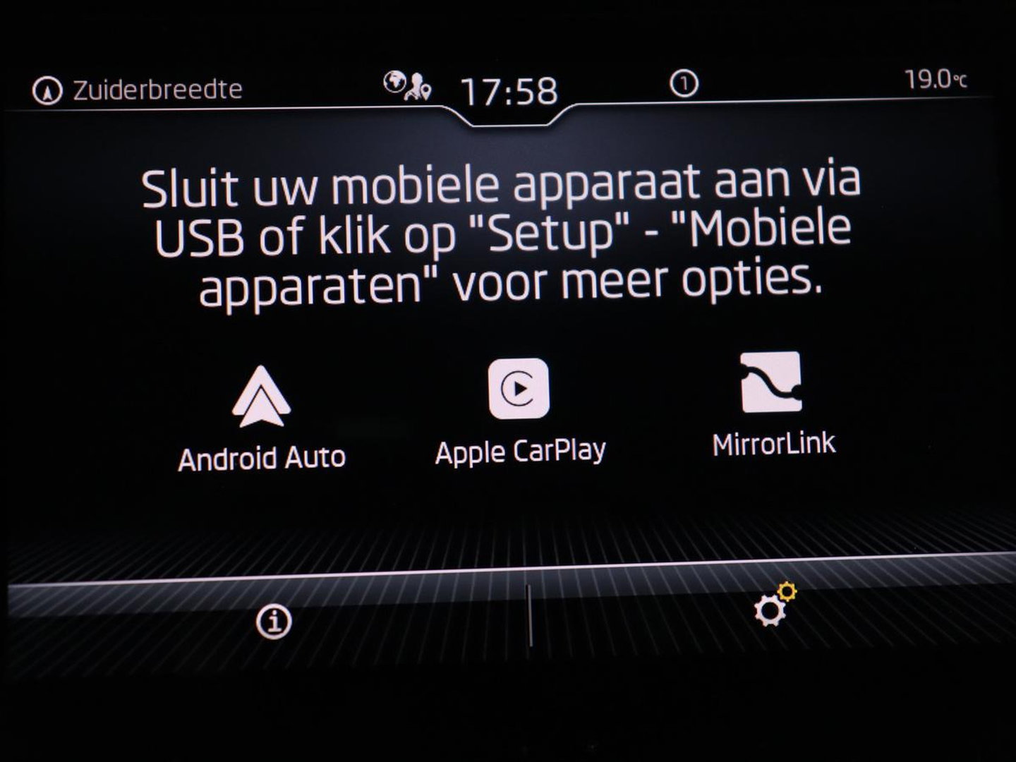 Škoda Kodiaq 1.5 TSI Business Edition | Leder/alcantara | Cruise control | Trekhaak | Carplay | Camera | Park assist | Sfeerverlichting | Climate control | Full LED