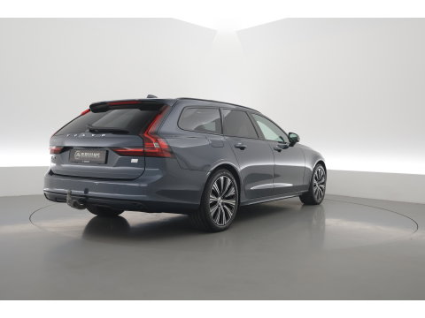 Volvo V90 2.0 T8 Plug-in hybrid AWD Plus Dark Long range | Pano-dak | Trekhaak | H&K Audio | Camera |