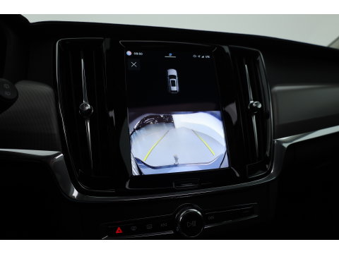 Volvo V90 2.0 T8 Plug-in hybrid AWD Plus Dark Long range | Pano-dak | Trekhaak | H&K Audio | Camera |