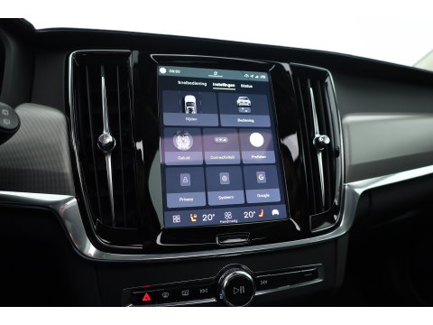 Volvo V90 2.0 T8 Plug-in hybrid AWD Plus Dark Long range | Pano-dak | Trekhaak | H&K Audio | Camera |