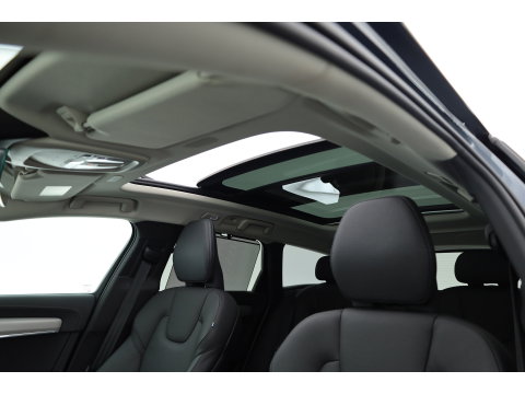 Volvo V90 2.0 T8 Plug-in hybrid AWD Plus Dark Long range | Pano-dak | Trekhaak | H&K Audio | Camera |