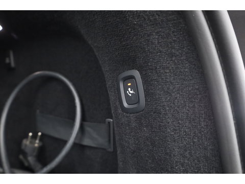 Volvo V90 2.0 T8 Plug-in hybrid AWD Plus Dark Long range | Pano-dak | Trekhaak | H&K Audio | Camera |