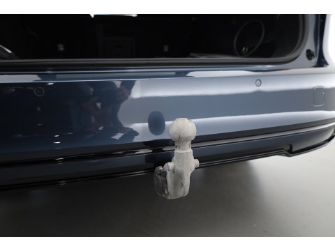 Volvo V90 2.0 T8 Plug-in hybrid AWD Plus Dark Long range | Pano-dak | Trekhaak | H&K Audio | Camera |