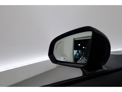 Volvo V90 2.0 T8 Plug-in hybrid AWD Plus Dark Long range | Pano-dak | Trekhaak | H&K Audio | Camera |
