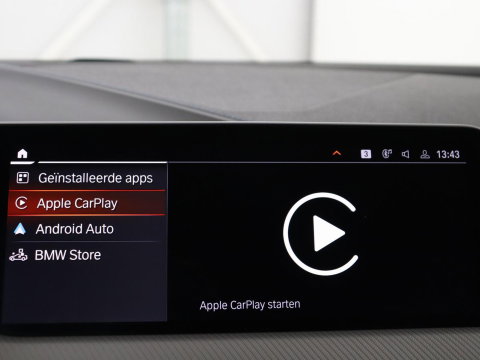 BMW 1-serie 118i | M-pakket | Leder | Stuur/ stoelverwarming | Cruise control | Camera | Park assist | Carplay | Sfeerverlichting | Climate control