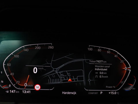 BMW 1-serie 118i | M-pakket | Leder | Stuur/ stoelverwarming | Cruise control | Camera | Park assist | Carplay | Sfeerverlichting | Climate control