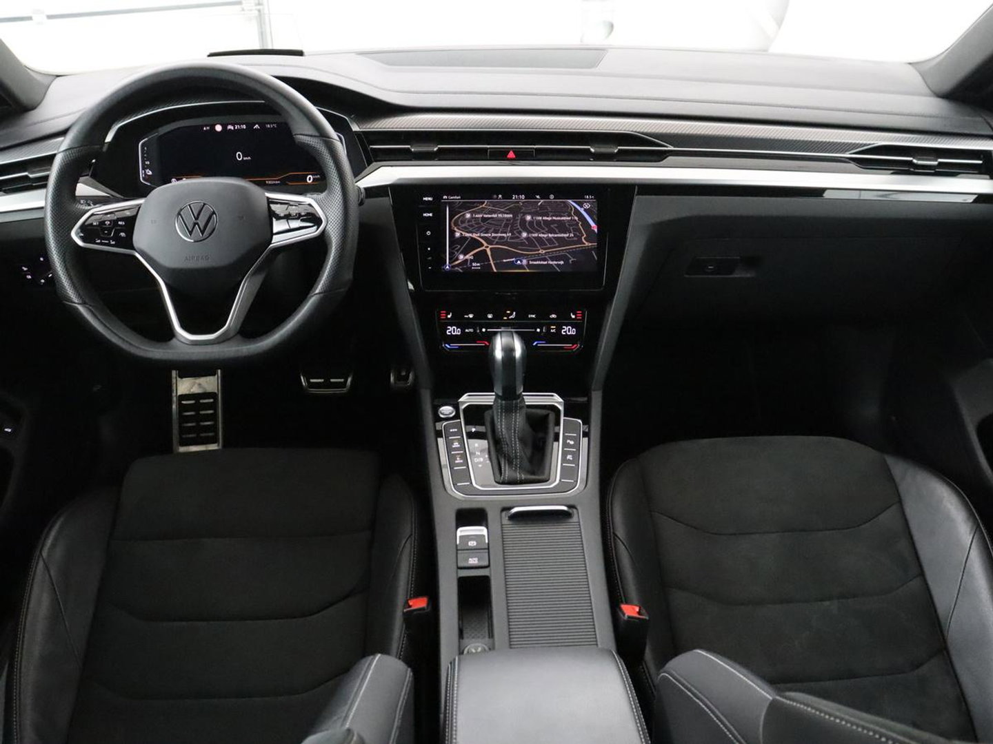 Volkswagen Arteon Shooting Brake 1.4 TSI eHybrid R-Line Busin | SOH 90,4% | Leder/alcantara | Panoramadak | Adaptive cruise | Trekhaak | Head-up | Dodehoek detectie | 360 camera | Park assist | Carplay