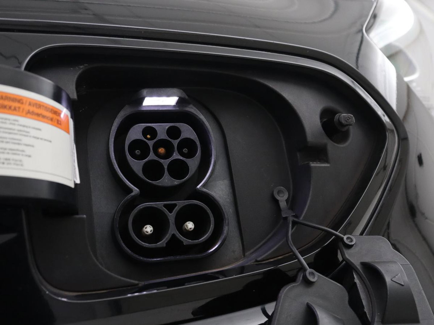 Kia e-Niro ExecutiveLine 64 kWh | SOH 93,9% | Leder | Memory | Stuur/stoel verwarming | Cruise control | Dodehoek detectie | JBL Sound | Carplay | Camera | Park assist | Achterbank verwarming
