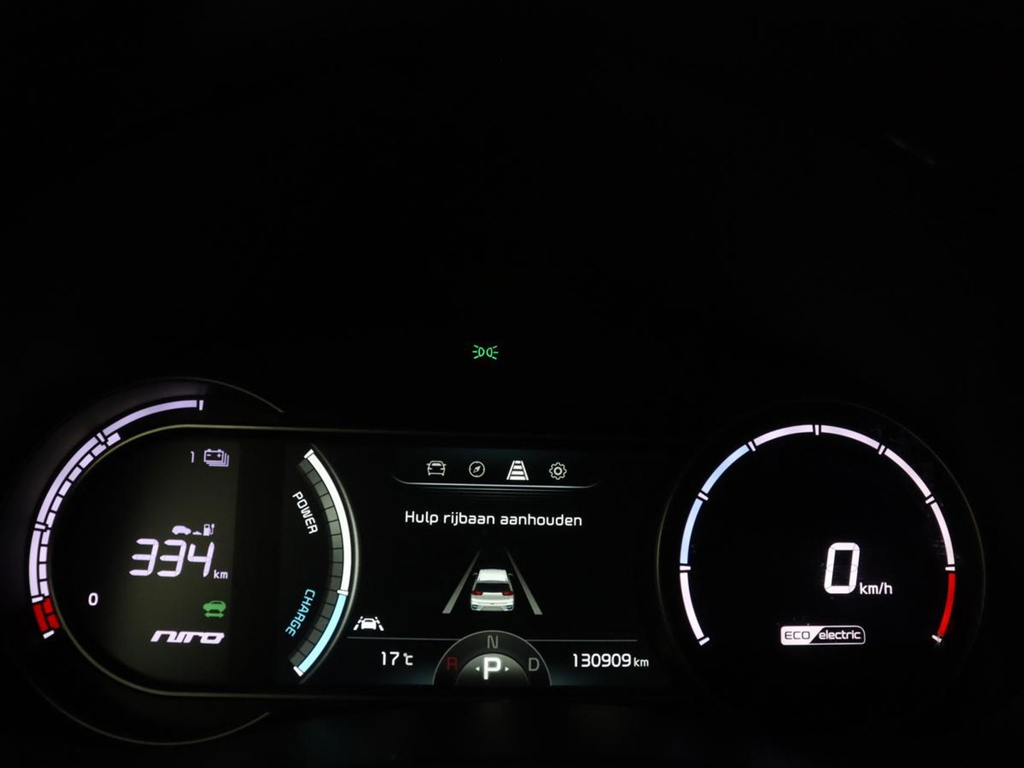 Kia e-Niro ExecutiveLine 64 kWh | SOH 93,9% | Leder | Memory | Stuur/stoel verwarming | Cruise control | Dodehoek detectie | JBL Sound | Carplay | Camera | Park assist | Achterbank verwarming
