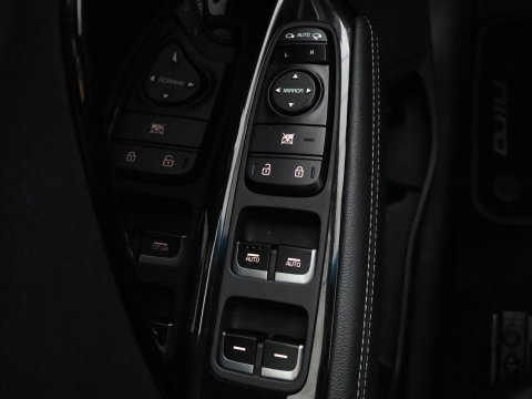 Kia e-Niro ExecutiveLine 64 kWh | SOH 93,9% | Leder | Memory | Stuur/stoel verwarming | Cruise control | Dodehoek detectie | JBL Sound | Carplay | Camera | Park assist | Achterbank verwarming