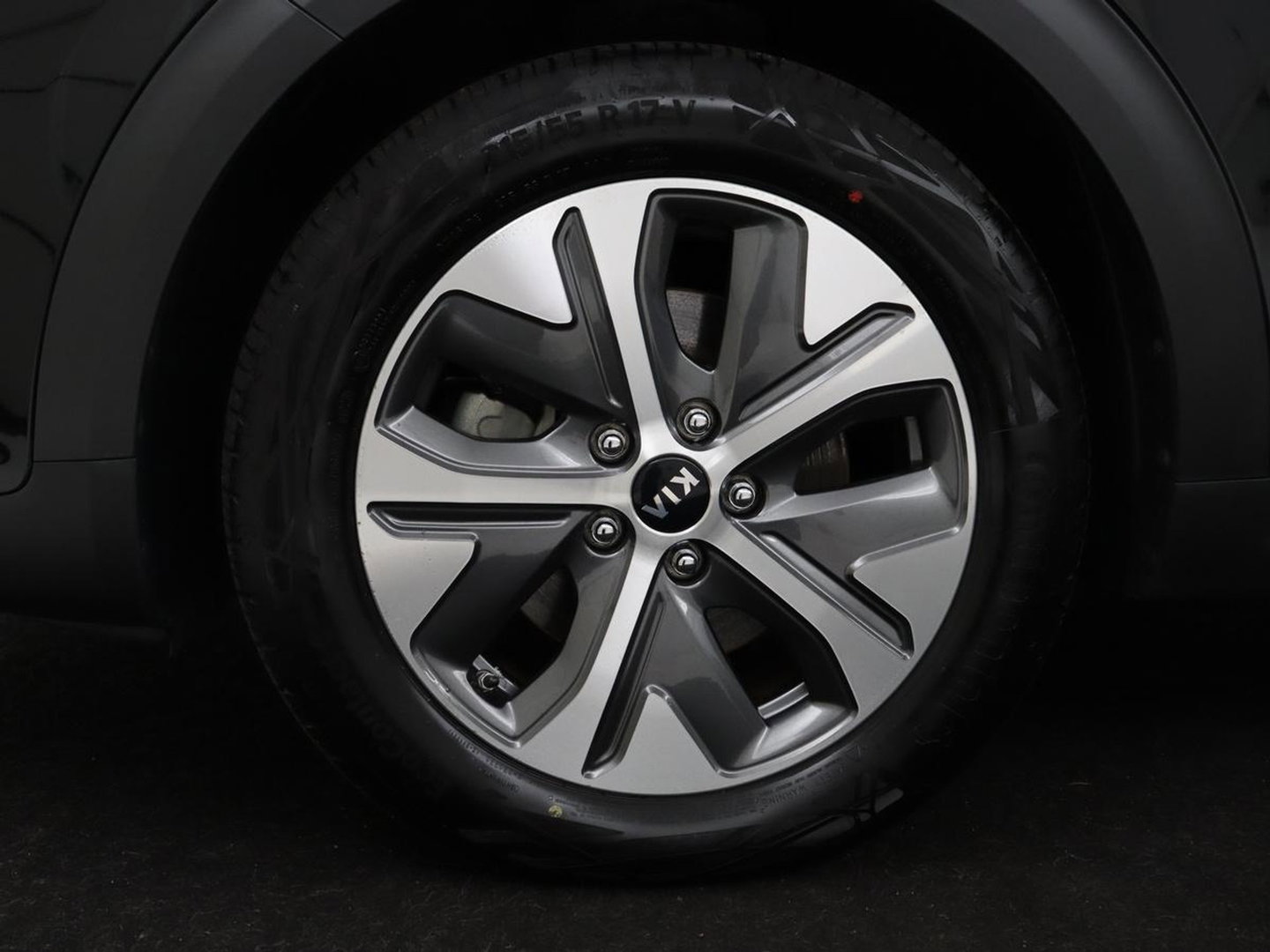 Kia e-Niro ExecutiveLine 64 kWh | SOH 93,9% | Leder | Memory | Stuur/stoel verwarming | Cruise control | Dodehoek detectie | JBL Sound | Carplay | Camera | Park assist | Achterbank verwarming