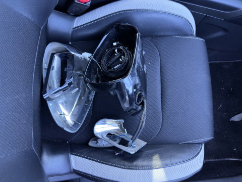 Citroën DS4 1.6 BlueHDi Business *LEATHER-FABRIC | MASSAGE-SPORTSEATS | DENON-AUDIO | NAVI-FULLMAP | BLINDSPOT | PRIVACY-GLASS | ECC | PDC | CRUISE | TOWBAR | 17''ALU*