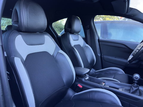 Citroën DS4 1.6 BlueHDi Business *LEATHER-FABRIC | MASSAGE-SPORTSEATS | DENON-AUDIO | NAVI-FULLMAP | BLINDSPOT | PRIVACY-GLASS | ECC | PDC | CRUISE | TOWBAR | 17''ALU*