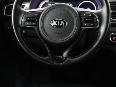 Kia e-Niro ExecutiveLine 64 kWh | SOH 93,9% | Leder | Memory | Stuur/stoel verwarming | Cruise control | Dodehoek detectie | JBL Sound | Carplay | Camera | Park assist | Achterbank verwarming