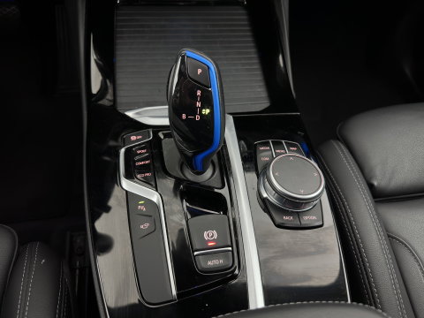 BMW iX3 High Executive 80 kWh [3-Fase-11kW] {SoH-100%} (INCL-BTW) Aut. *PANO | LEATHER | HARMAN/KARDON | ADAPTIVE-CRUISE | FULL-LED | BLINDSPOT | MEMORY-PACK | DIGI-COCKPIT | HEATED-SPORTSEATS | KEYLESS | CAMERA | DAB+ | TOWBAR | HEAD-UP | 20''AL