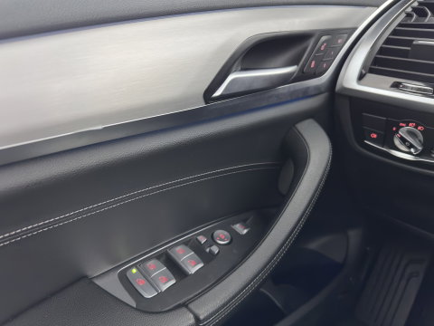 BMW iX3 High Executive 80 kWh [3-Fase-11kW] {SoH-100%} (INCL-BTW) Aut. *PANO | LEATHER | HARMAN/KARDON | ADAPTIVE-CRUISE | FULL-LED | BLINDSPOT | MEMORY-PACK | DIGI-COCKPIT | HEATED-SPORTSEATS | KEYLESS | CAMERA | DAB+ | TOWBAR | HEAD-UP | 20''AL