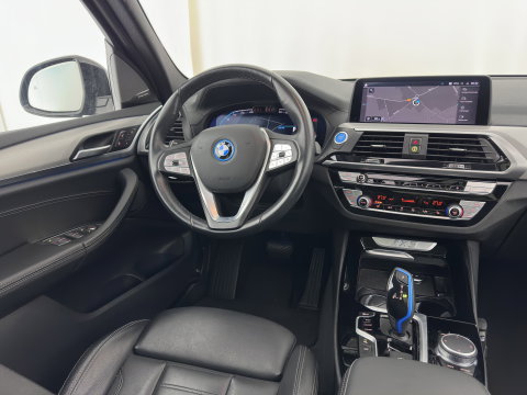 BMW iX3 High Executive 80 kWh [3-Fase-11kW] {SoH-100%} (INCL-BTW) Aut. *PANO | LEATHER | HARMAN/KARDON | ADAPTIVE-CRUISE | FULL-LED | BLINDSPOT | MEMORY-PACK | DIGI-COCKPIT | HEATED-SPORTSEATS | KEYLESS | CAMERA | DAB+ | TOWBAR | HEAD-UP | 20''AL
