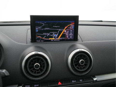 Audi A3 Sportback 35 TFSI S-Line Edition MHEV Aut. *PANO | LEATHER-FABRIC | LED-LIGHTS | DIGI-COCKPIT | NAVI-FULLMAP | HEATED-SPORTSEATS | PRIVACY-GLASS | ECC | PDC | CRUISE | 18''ALU*