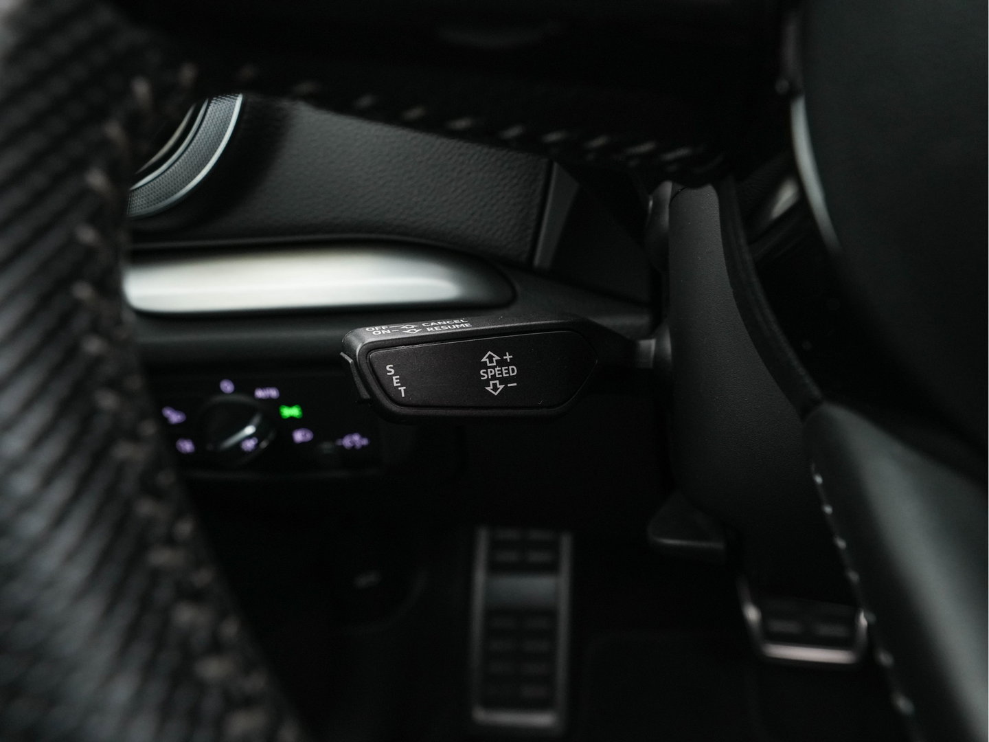 Audi A3 Sportback 35 TFSI S-Line Edition MHEV Aut. *PANO | LEATHER-FABRIC | LED-LIGHTS | DIGI-COCKPIT | NAVI-FULLMAP | HEATED-SPORTSEATS | PRIVACY-GLASS | ECC | PDC | CRUISE | 18''ALU*